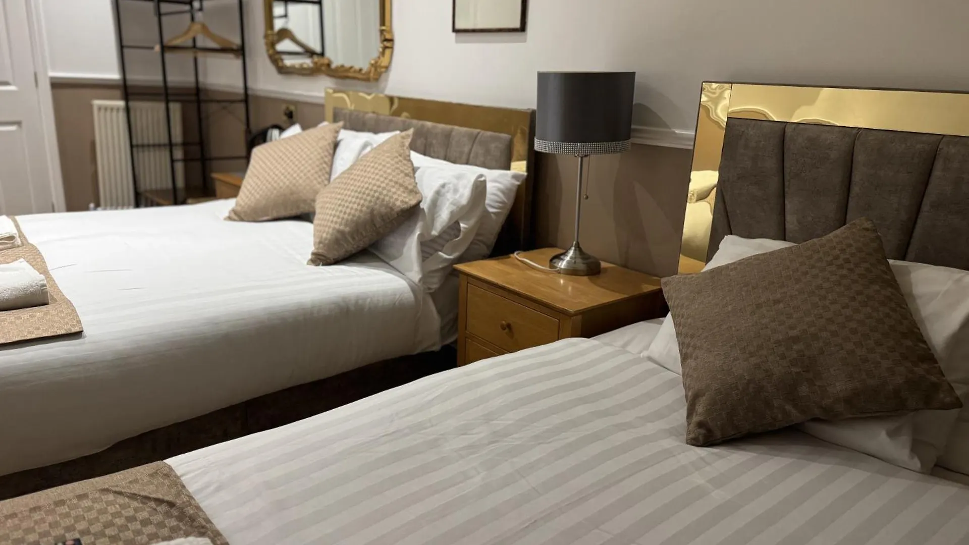 Arden Guest House B&B - Nec Birmingham - Birmingham Airport Bickenhill